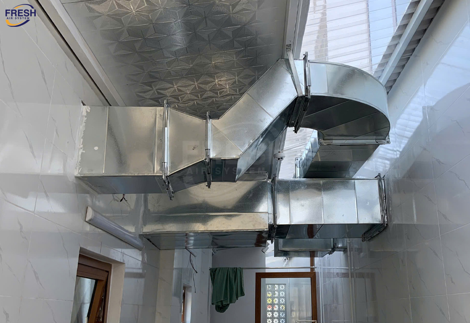 lap-dat-he-thong-hut-khoi-bep-va-cap-khi-tuoi-cho-bep-khach-san