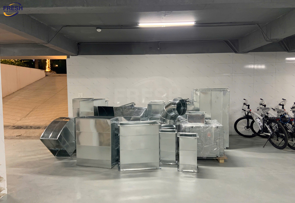 lap-dat-he-thong-hut-khoi-bep-va-cap-khi-tuoi-cho-bep-khach-san